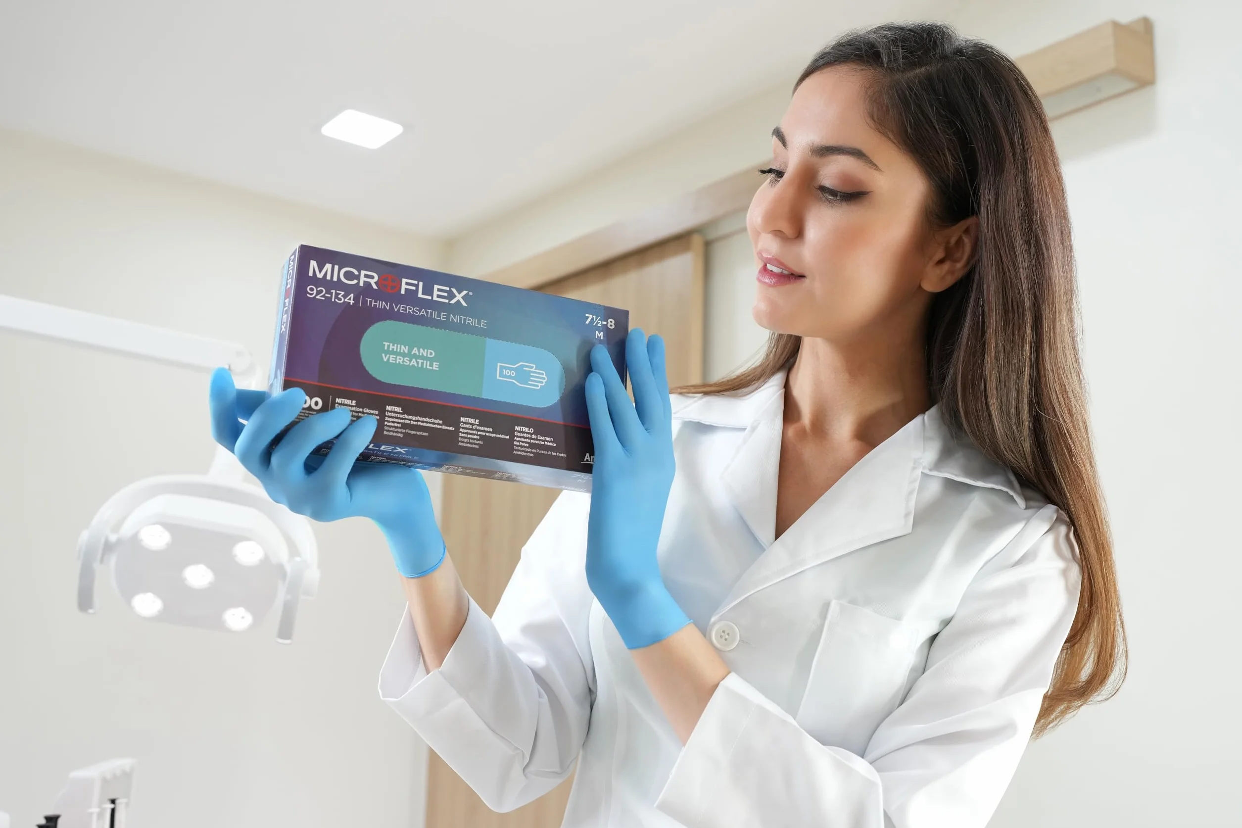 Ansell Microflex 92-134 Profesjonalne rękawice jednorazowe z nitrylu, Bezlateksowe, Bezpudrowe, Z certyfikatem spożywczym, Ochrona chemiczna i mechaniczna, Uniwersalne, Niebieskie, Rozmiar M (100 szt)