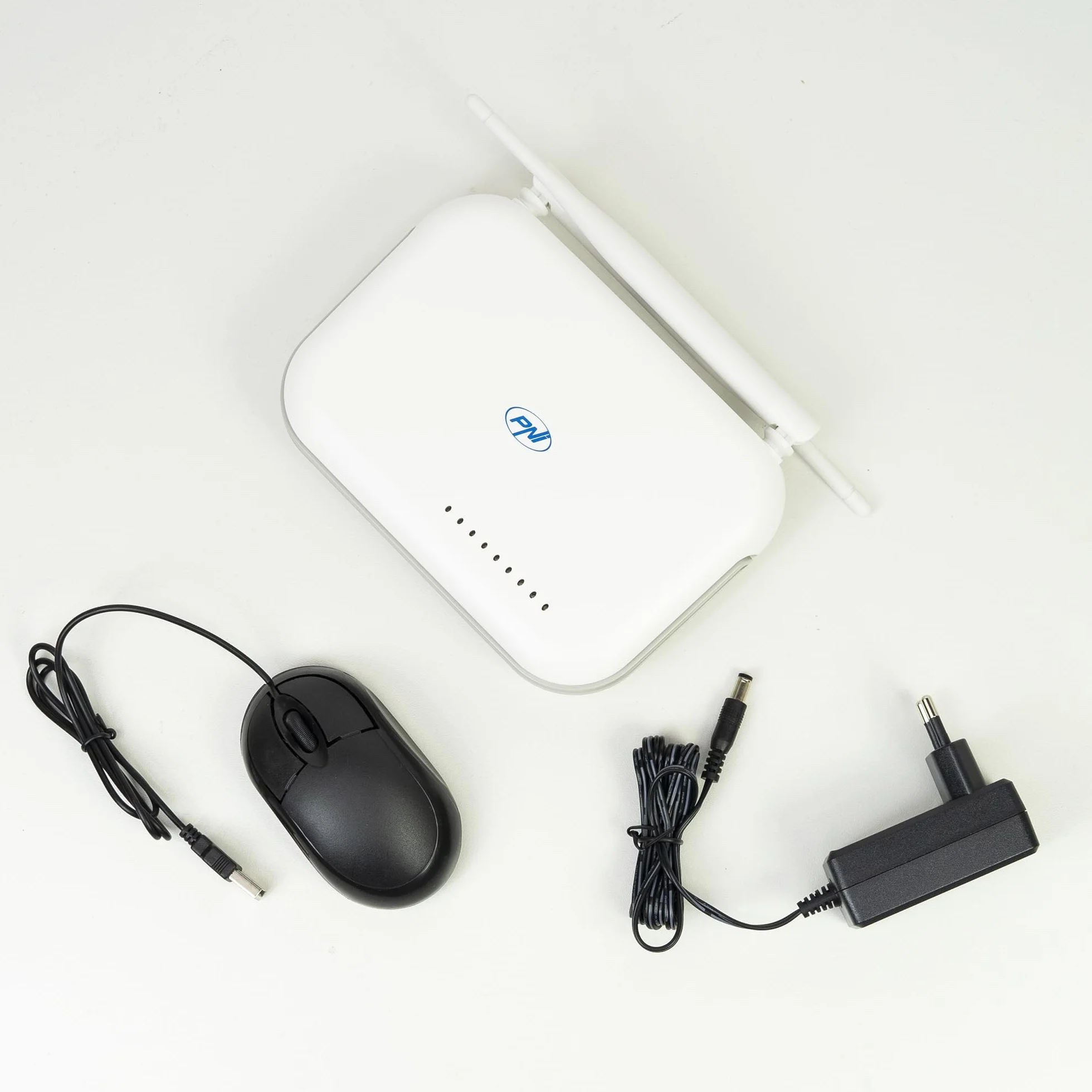 Bezprzewodowy NVR PNI House WIFI800 8 kanałów 5MP lub 4 kanały 4K 8MP komunikat głosowy