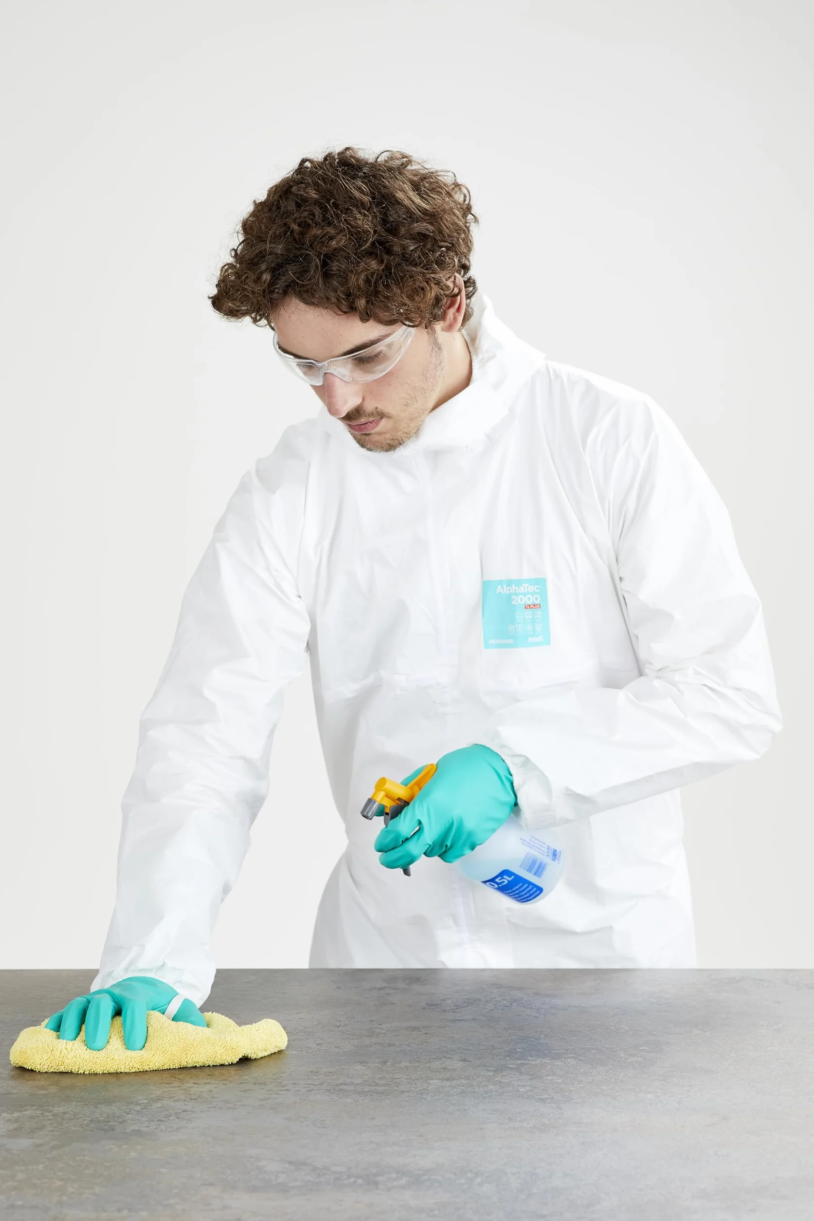 Ansell AlphaTec 37-300 Damskie I Męskie,Odporne Na Chemikalia Rękawice Robocze,Przetwórstwo Spożywcze,Sprzątanie Domów,Cienki Nitryl,Precyzja Działania I Chwytność,Zielone,L (12 par)