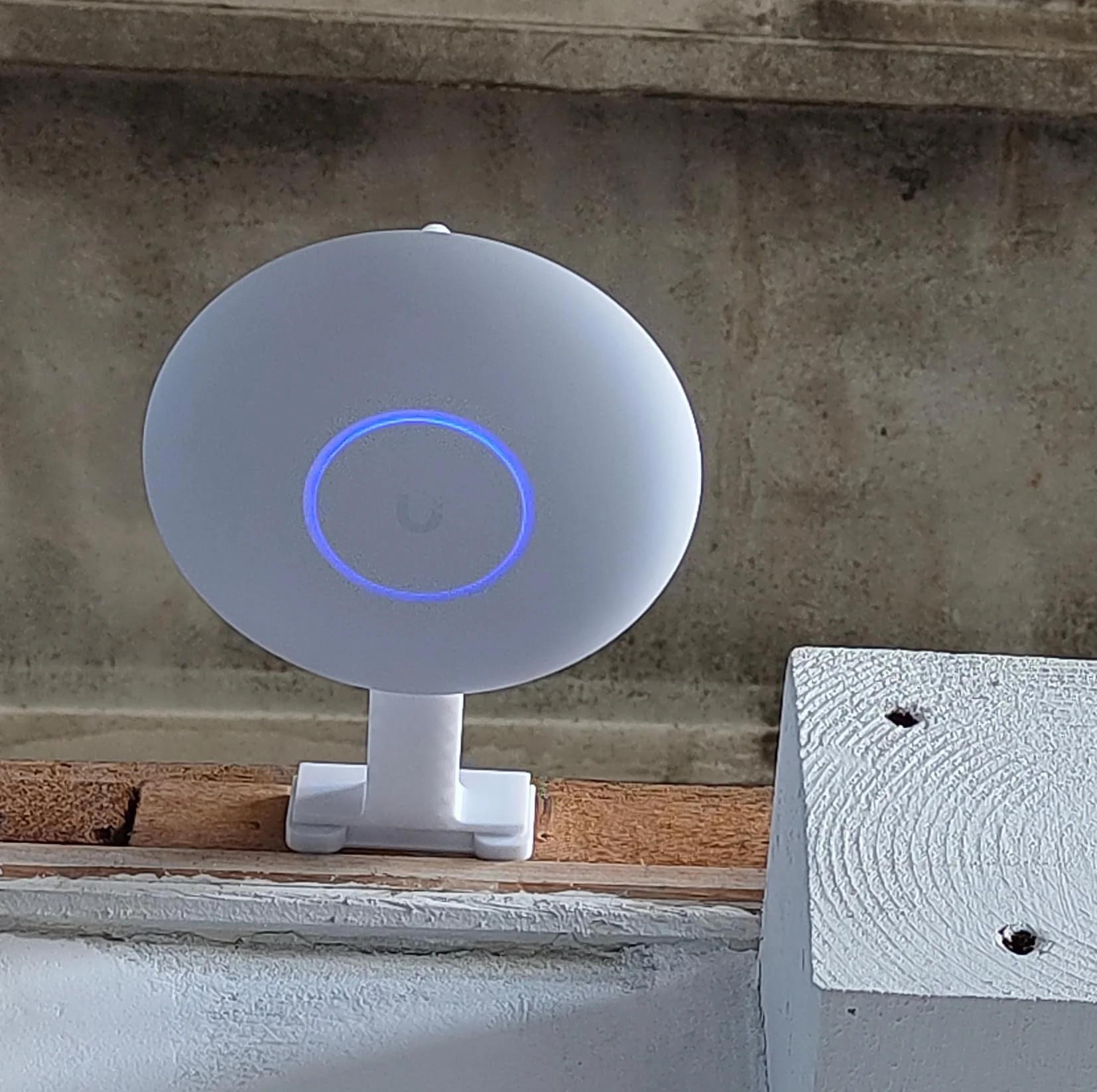 Uchwyt do punktu dostępowego Ubiquiti UniFi, uniwersalny do U7, U6, UAP, AC, łatwy montaż, druk 3D (Wall)